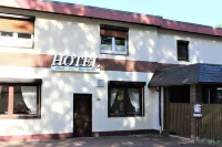 Hotel Alsterquelle 24h Check-in, Free Parking and WiFi - 3-Star