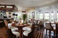 Inn at Pelican Bay Hotels in Naples Park