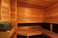 Rainbow Suites by Whistler Retreats - Condos