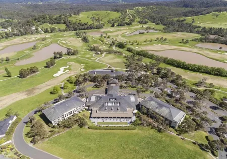 Yarra Valley Lodge, an EVT Hotel Отели в г. Йеринг