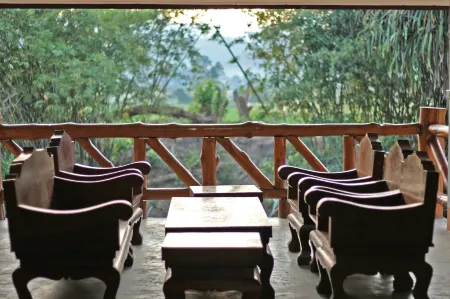 Baan Khue Wieng Resort Отели в г. Mae Sariang