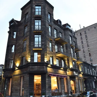 Boulevard Hotel Hotels near Lovers' Park