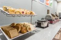 Comfort Suites Pineville - Ballantyne Area - breakfast