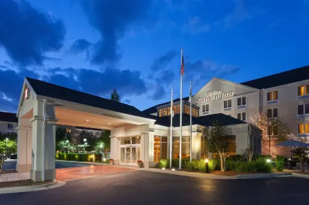 Hilton Garden Inn Gainesville Отели рядом с достопримечательностью «Канапаха Ботаникал Гарденс»