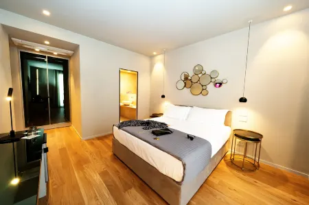 Elite Accommodations & Hydromassage Pool