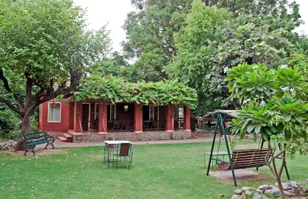 WelcomHeritage Maharani Bagh Orchard Retreat Отели в г. Пали