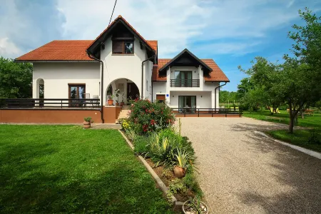 Lagom Apartments Отели в г. Селиште Дрежничко