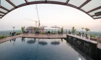 Hotel Parami - Pools
