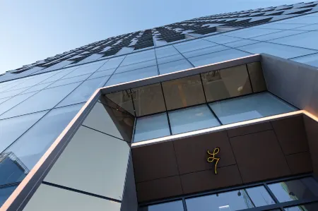 L7 HONGDAE by LOTTE HOTELS Отели рядом с достопримечательностью «Abraham Park Kenneth Vine Collection Museum»