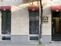 R&R Hotel Hotels near Republic Square