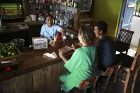 Pelican Bay Hotel - bar