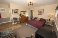 Simmons Motel and Suites