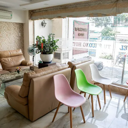 Tu Phuong Hotel Отели рядом с достопримечательностью «Парк Dam Sen»