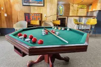 Private setting between flowing creeks, minutes from Cincinnati attractions.