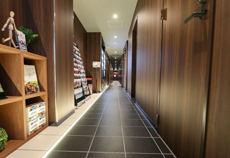 3. 호텔 라이브맥스..