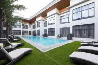 Watergate Boutique Hotel - Pools