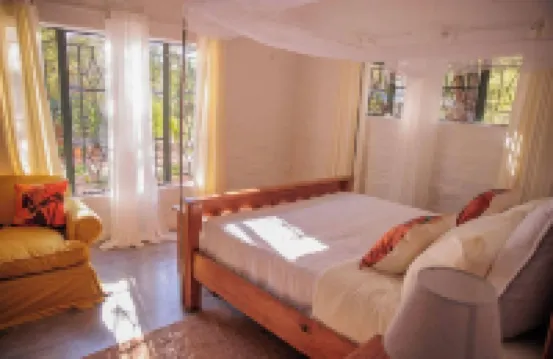 3 Bedroom House Sleeps 6, Mini Bar, Free Parking Hotels in 