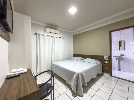 Hotel Parati Arapongas Отели рядом с достопримечательностью «Our Lady of Lourdes Cathedral»