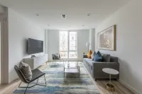 Stylish 3Br Retreat w Private Deck Near NYC فنادق في هوبوكين