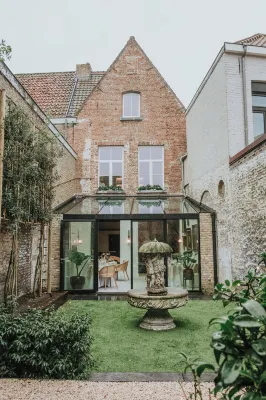 The Burgundy - Boutique B&B