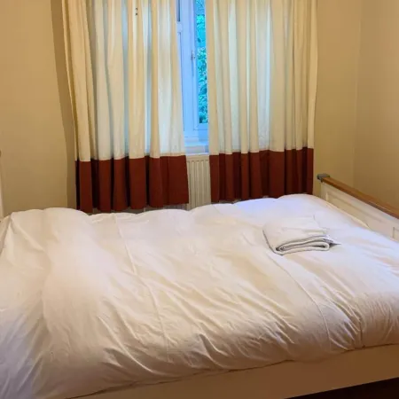 2 bed-Sleeps 4-Private Patio-Pets-Near Heathrow