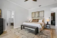 Luxe Waterfront Hideaway w Pool & Pirate Ship Dock