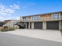 Falcon's Nest Hotel a 