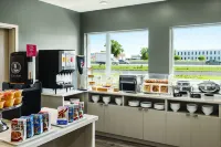Microtel Inn & Suites by Wyndham Boisbriand Hotels in Blainville