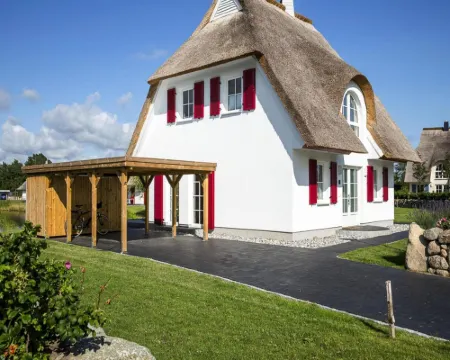 Luxushaus Boddenküste Mit Sauna Hotels in Fuhlendorf