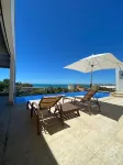 Villa Azul Mar - Sofisticação e Refúgio na Enseada Hotels in 