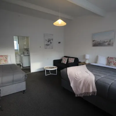 Beach Lodge Motels Hotels near Saint Kilda