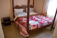 Rosslyn Studios Hotels in Ruaka