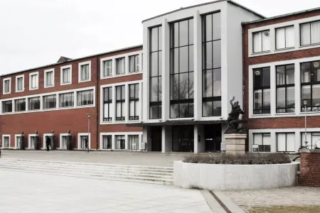 Robertas Society Отели рядом с достопримечательностью «DoKK1»