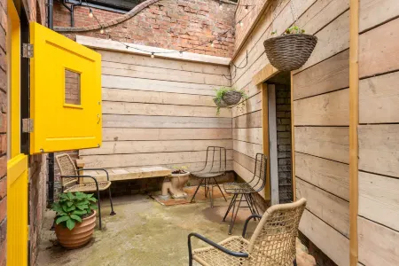 Host & Stay - Temple Gardens