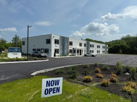 Hummingbird Hotel Отели в г. Риджтоп