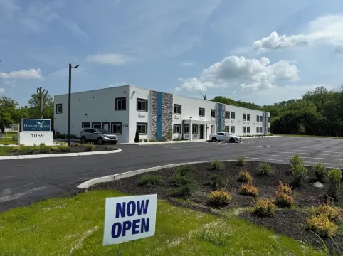 Hummingbird Hotel Hotels in White House