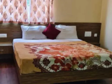 hotel white palace Hotels in Mandya