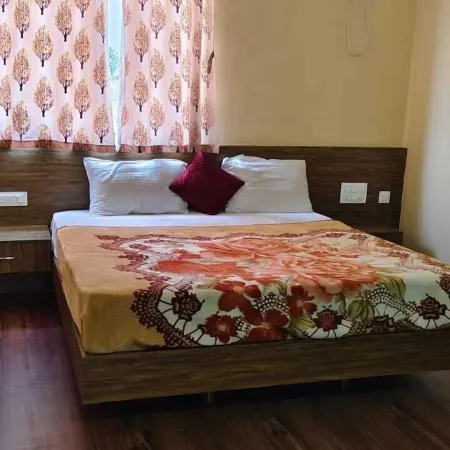 hotel white palace