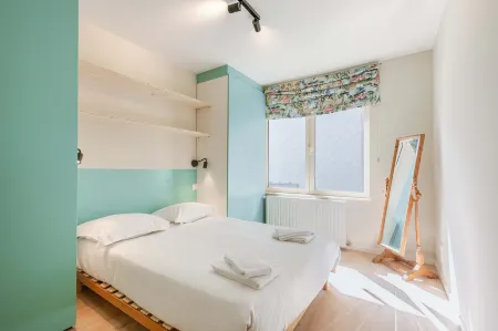 Huswell - Modern family flat steps from the sea Отели в г. Кнокке-Хейст