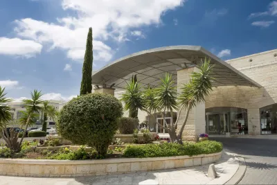 Golden Crown Hotel Hotels near Church Of Annunciation
