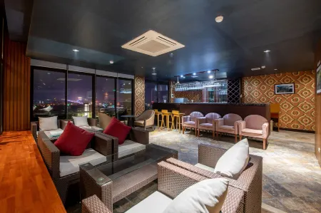 老街紅河景酒店