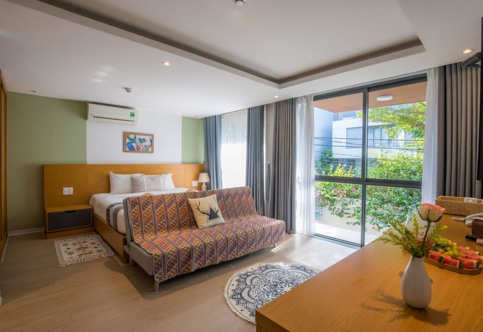 [Sanayen Villa & Residences의 깔끔한 객실 내부 사진]