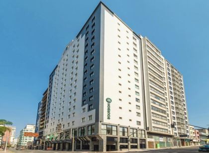 波旁飯店及套房 庫裡提巴