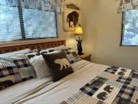 Everwood Serenity Treehouse Hotel in zona Big Bear Alpine Zoo at Moonridge