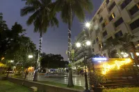 Charoen Hotel Hoteles cerca de Wat Pradu Kham Tha Netnimit