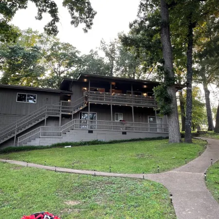 4-bedroom lakefront house with private dock