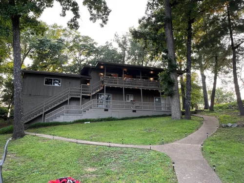 4-bedroom lakefront house with private dock