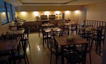 Rayan Hotel Suites