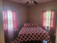 Antique Bungalow Close to Downtown wichita! Hotels near Paul Laurence Dunbar Park