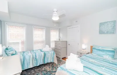 Charming 3-bedroom house with WiFi and AC in lovely Margate City Hotels near Lucy the Elephant